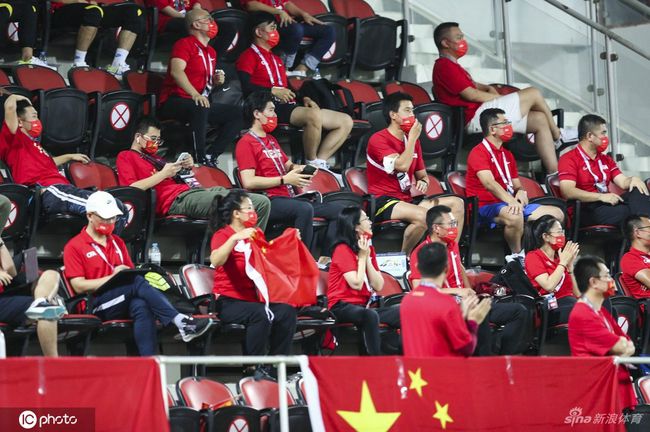 根据TA的报道，皇马官宣与安切洛蒂续约至2026年，不过后者可能会以教练或者是其他身份履职。